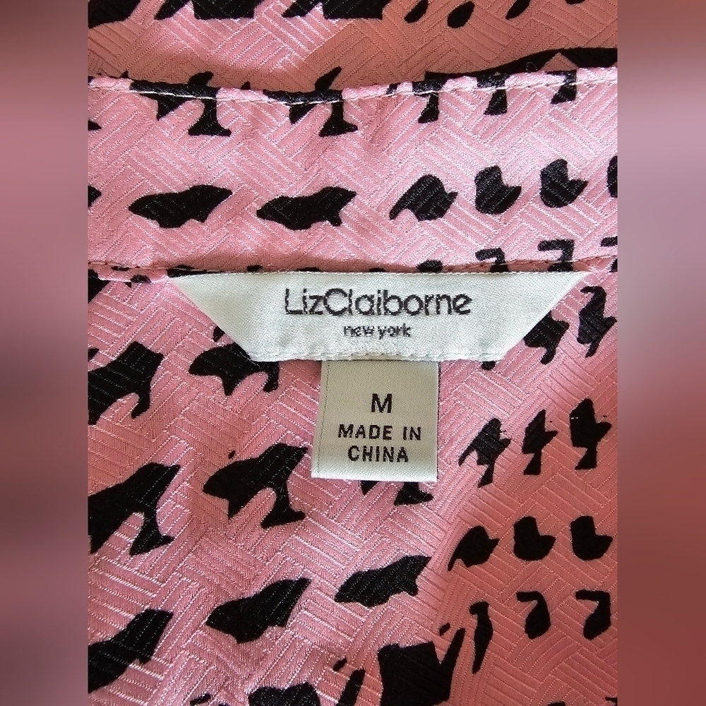LIZ CLAIRBORNE pink button-down Medium long-sleeved shirt - Picture 4 of 6
